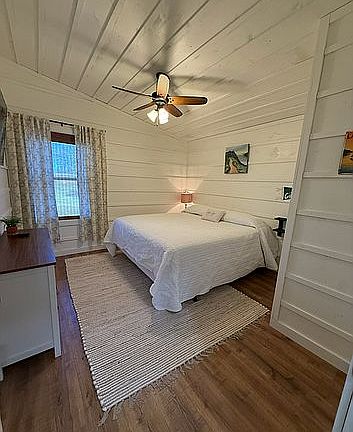 Bedroom 1 King bed, smart tv