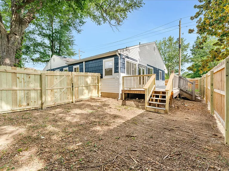 1666 Oakland Ave — Photo 27
