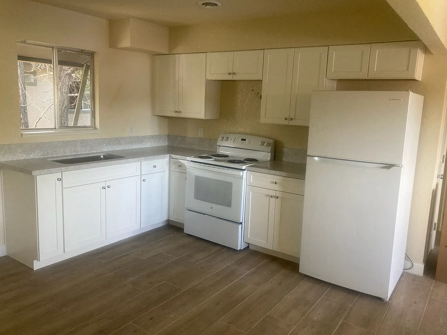 2 bed, 800 sqft, $1,195 — Photo 2
