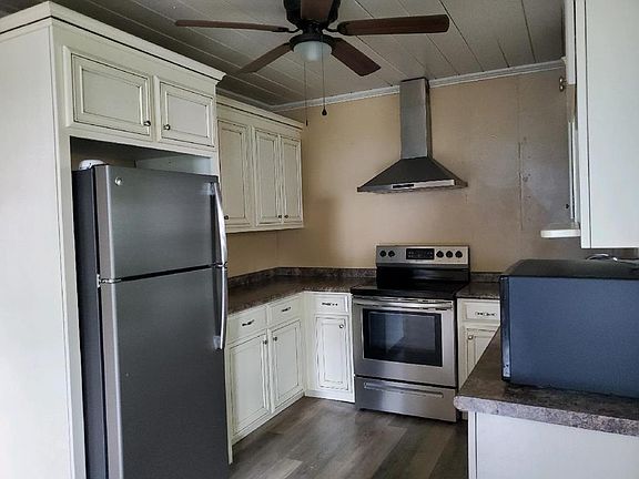 2nd image of 827 Patten Ave