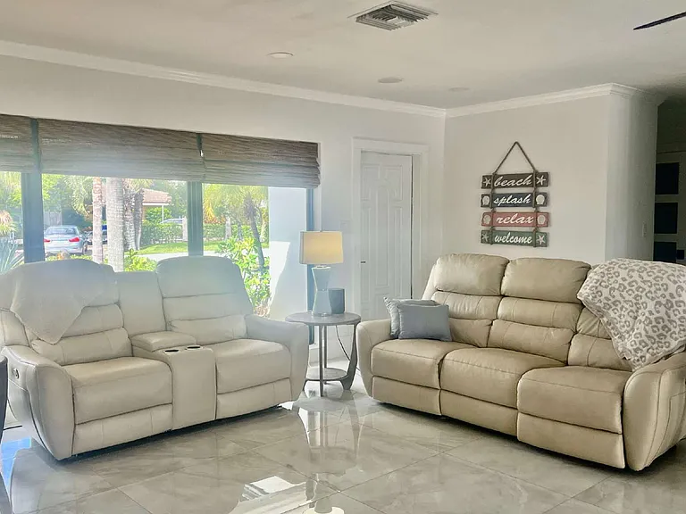 2264 SE 10th Ct — Photo 14