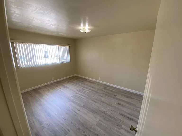 5712 N Charlotte Ave — Photo 17