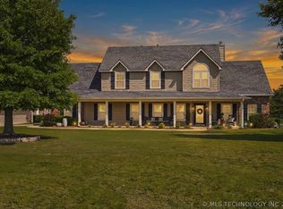 2406 E Fairfield Ct, Oologah, OK 74053