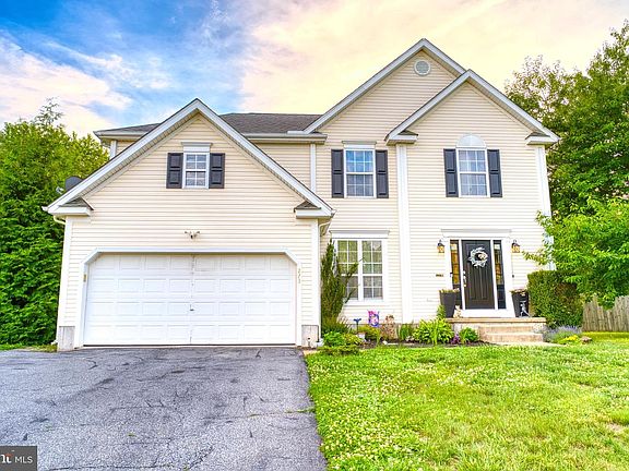 5th image of 273 W Darby Cir