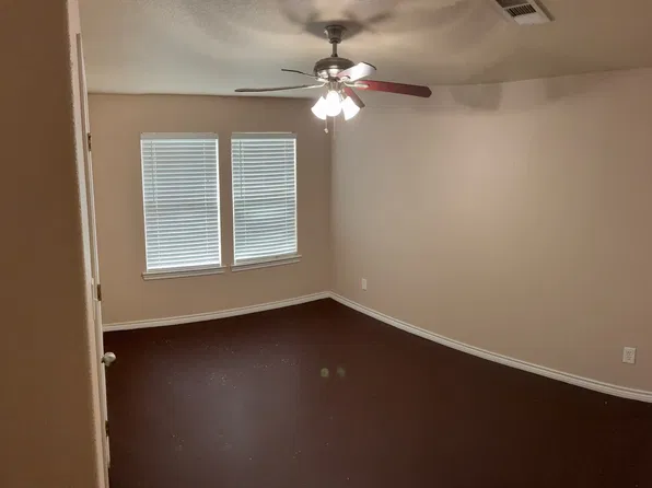 748 Rocky Ridge Flatts #748, Gainesville, TX 76240