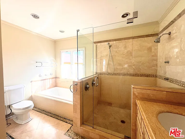2652 S Bedford St — Photo 19