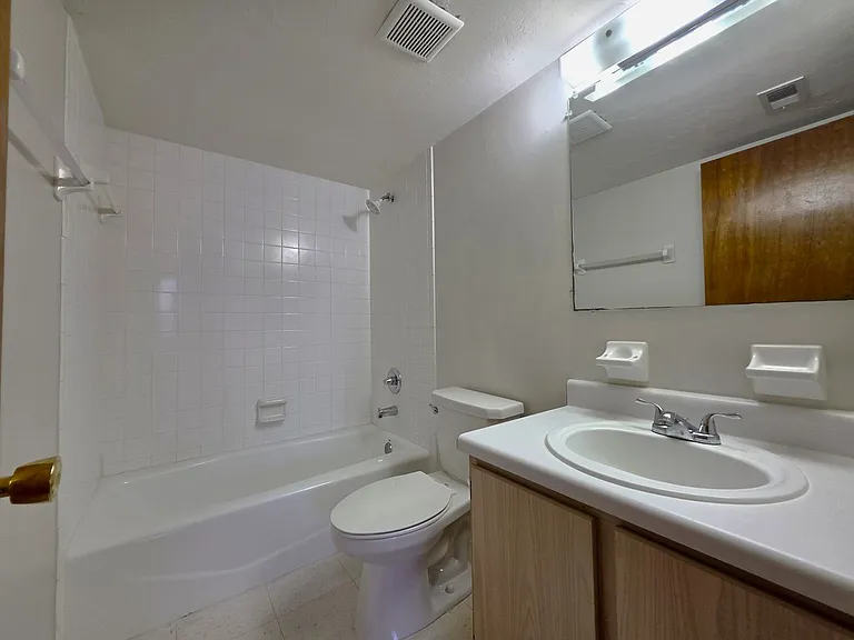 2360 SW Archer Rd #912 — Photo 13