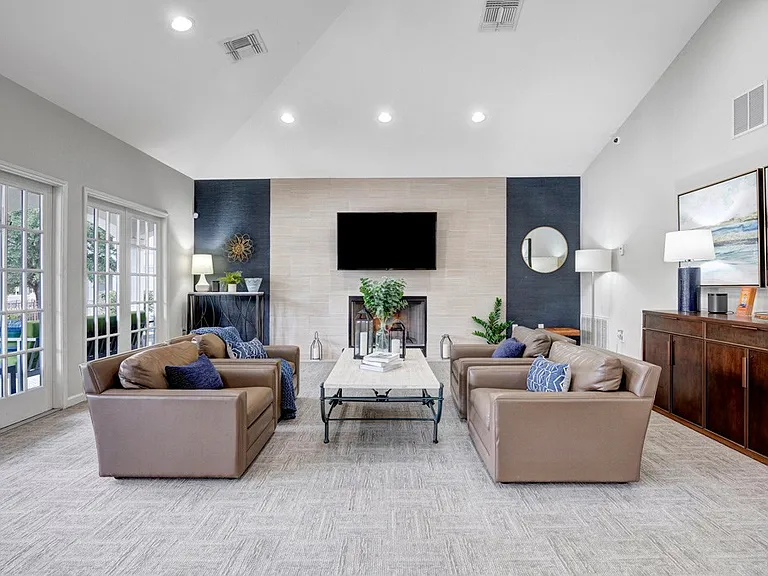 La Calera Apartments — Photo 6