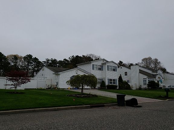 3rd image of 15 Apple Ln