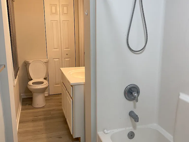 563 Pennington Ave — Photo 8