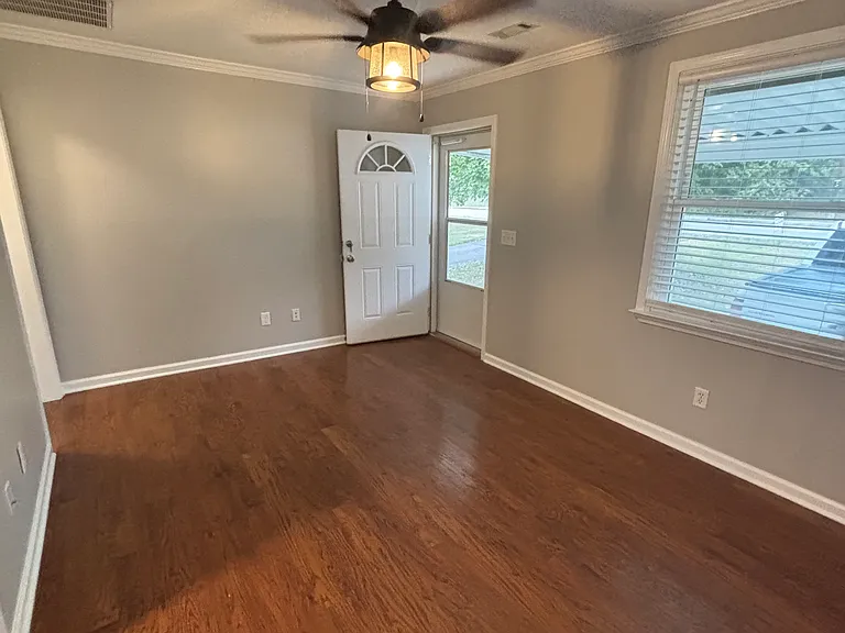 709 Morrow Rd — Photo 3