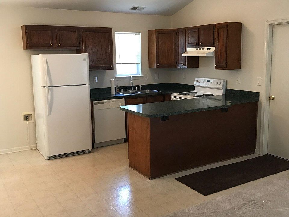 2nd image of 1324 Winslow Ave