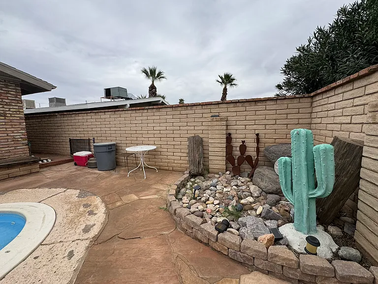 1464 Riverfront Dr — Photo 48