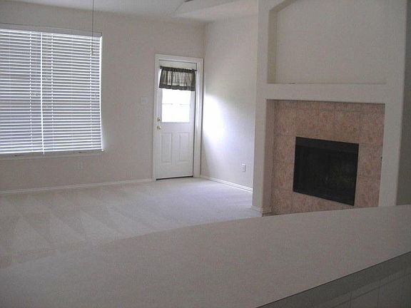 2nd image of 2828 Rosewood Blvd