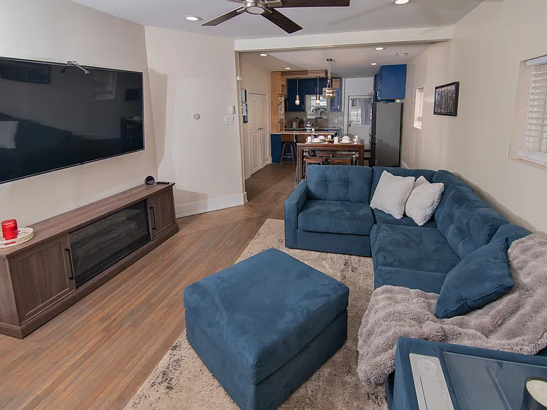 455 E Side Ave — Photo 7