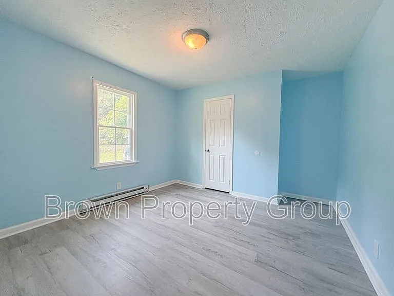 1547 Center St — Photo 10