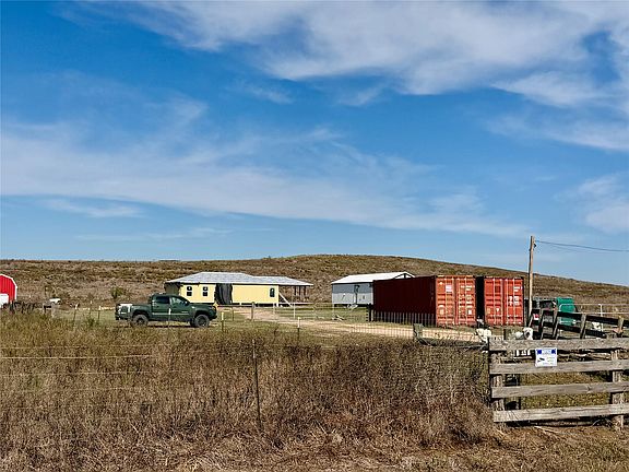 3rd image of 2051 County Road 102