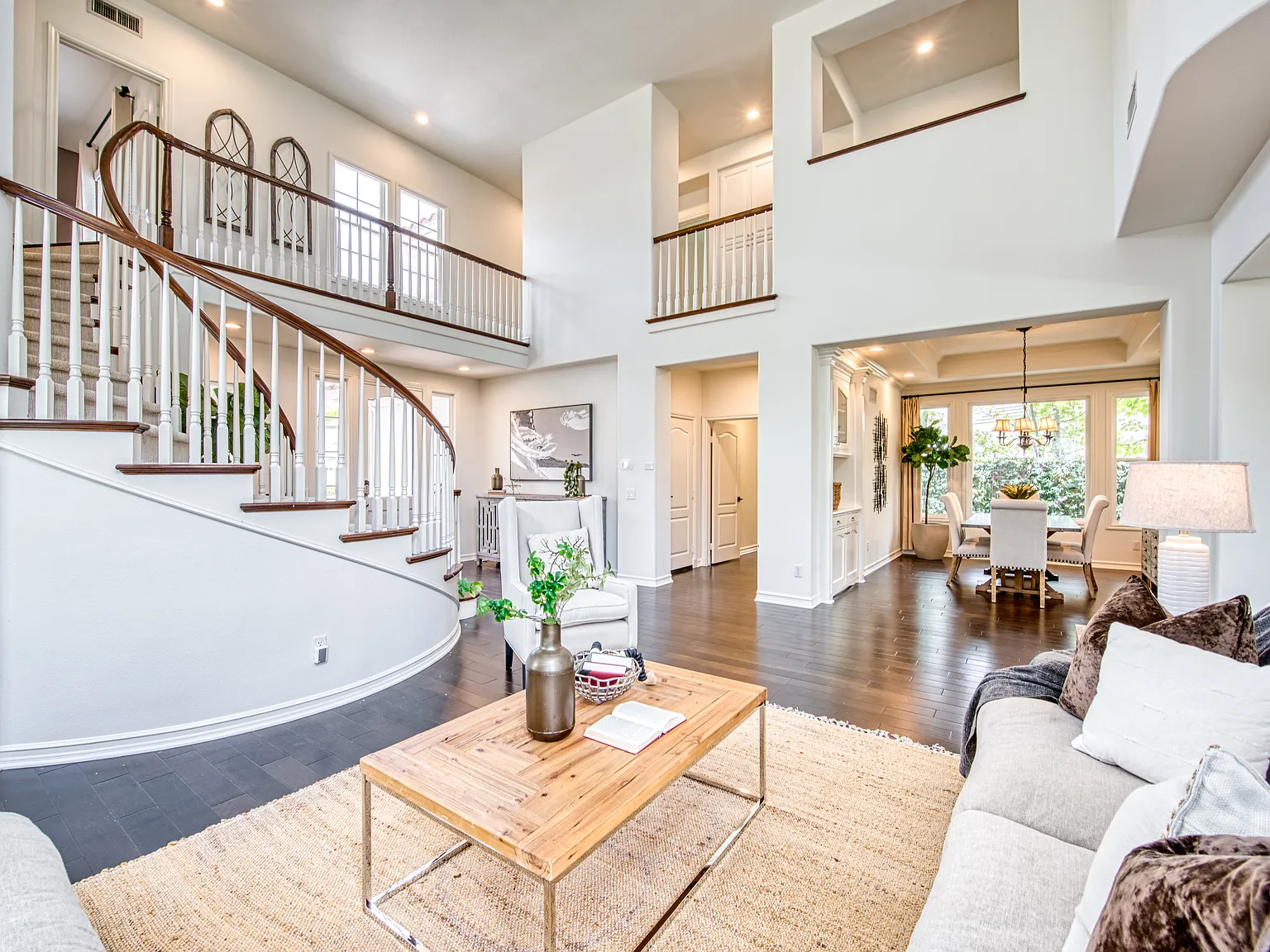 5 bed, 3064 sqft, $8,000 — Photo 4