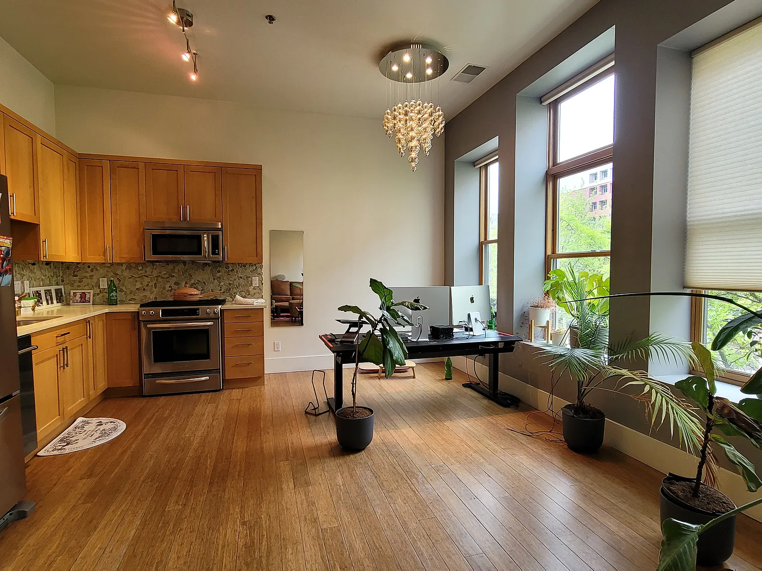 101 10th St — Photo 3