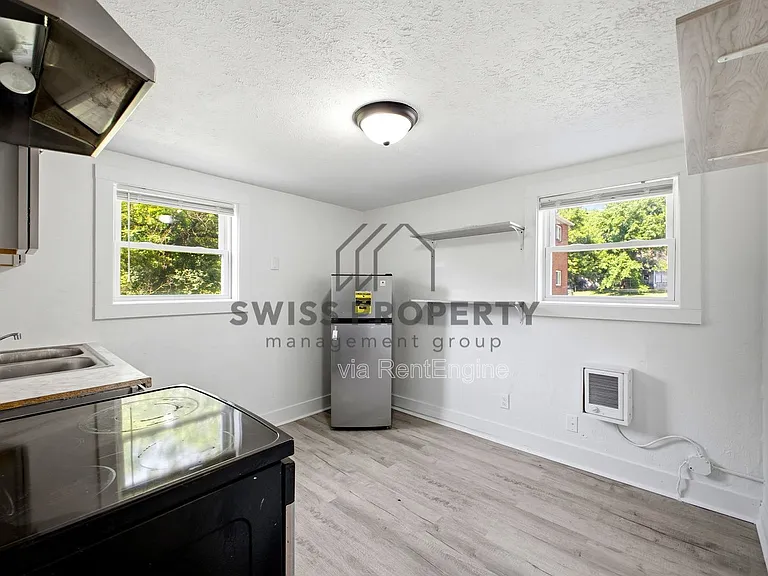 486 Hanley St #A — Photo 7