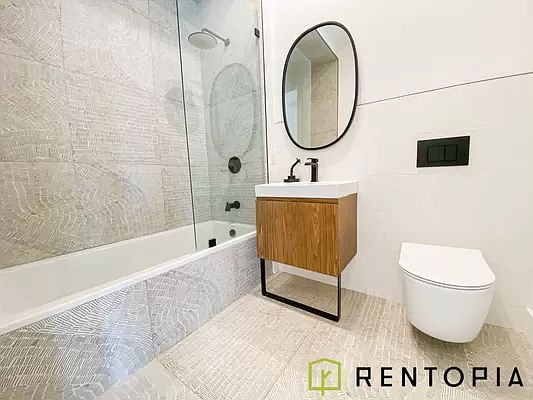 4th image of 420 Tompkins Ave #306