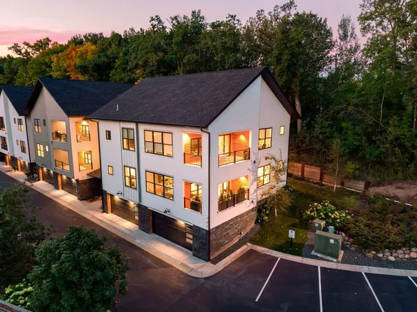 5734 Shady Oak Rd #11, Minnetonka, MN 55343