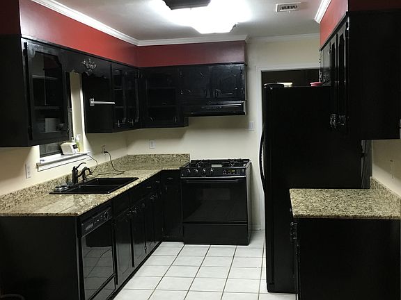 3rd image of 5547 Plantation Oaks Dr