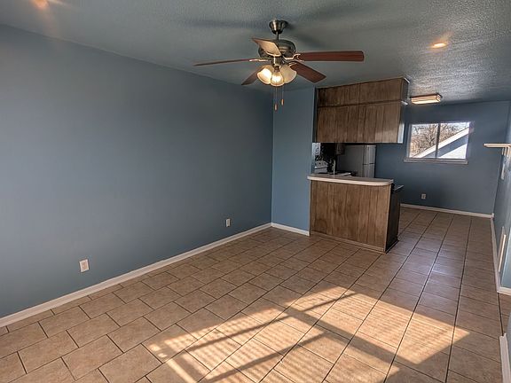 2nd image of 121 W Avenue A #3