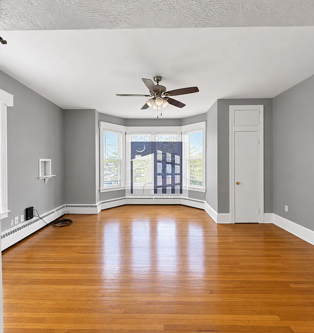 Large Bright 2BR 2BA w/ HW Included ONLY $1,600!! — Photo 1