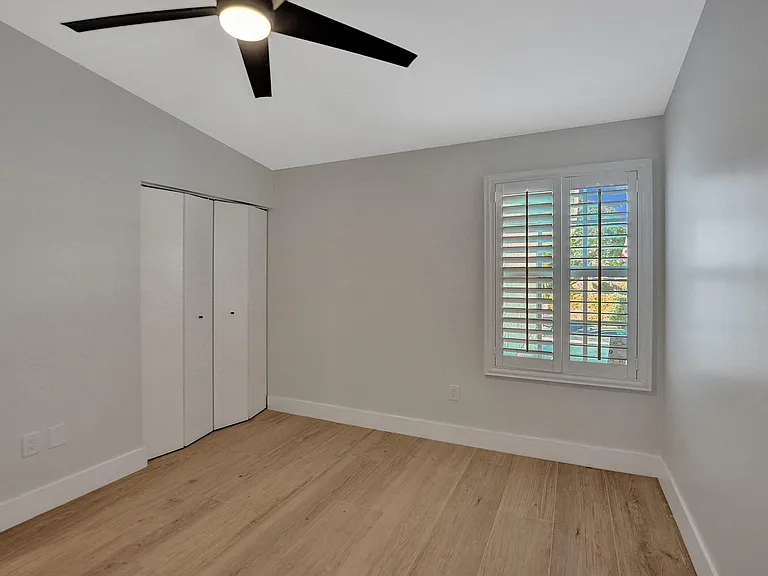 876 Jeffery St — Photo 19