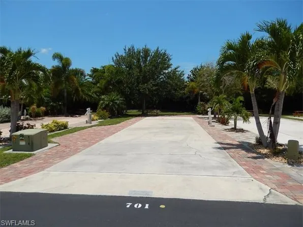 701 Barracuda Bnd, Fort Myers Beach, FL 33931