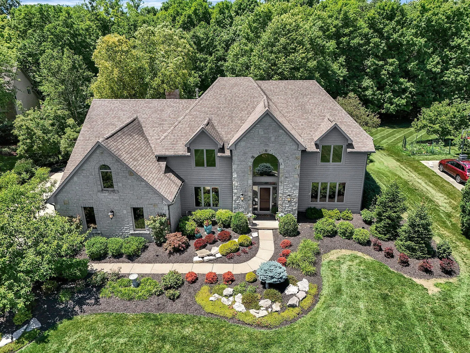 632 Old Pond Ln photo 1