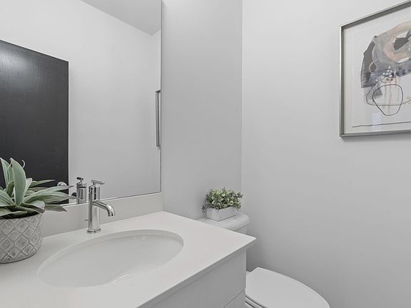 4th image of 2400 Thorne St