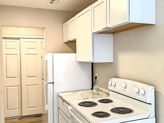 3rd image of 1540 Mississippi St #207