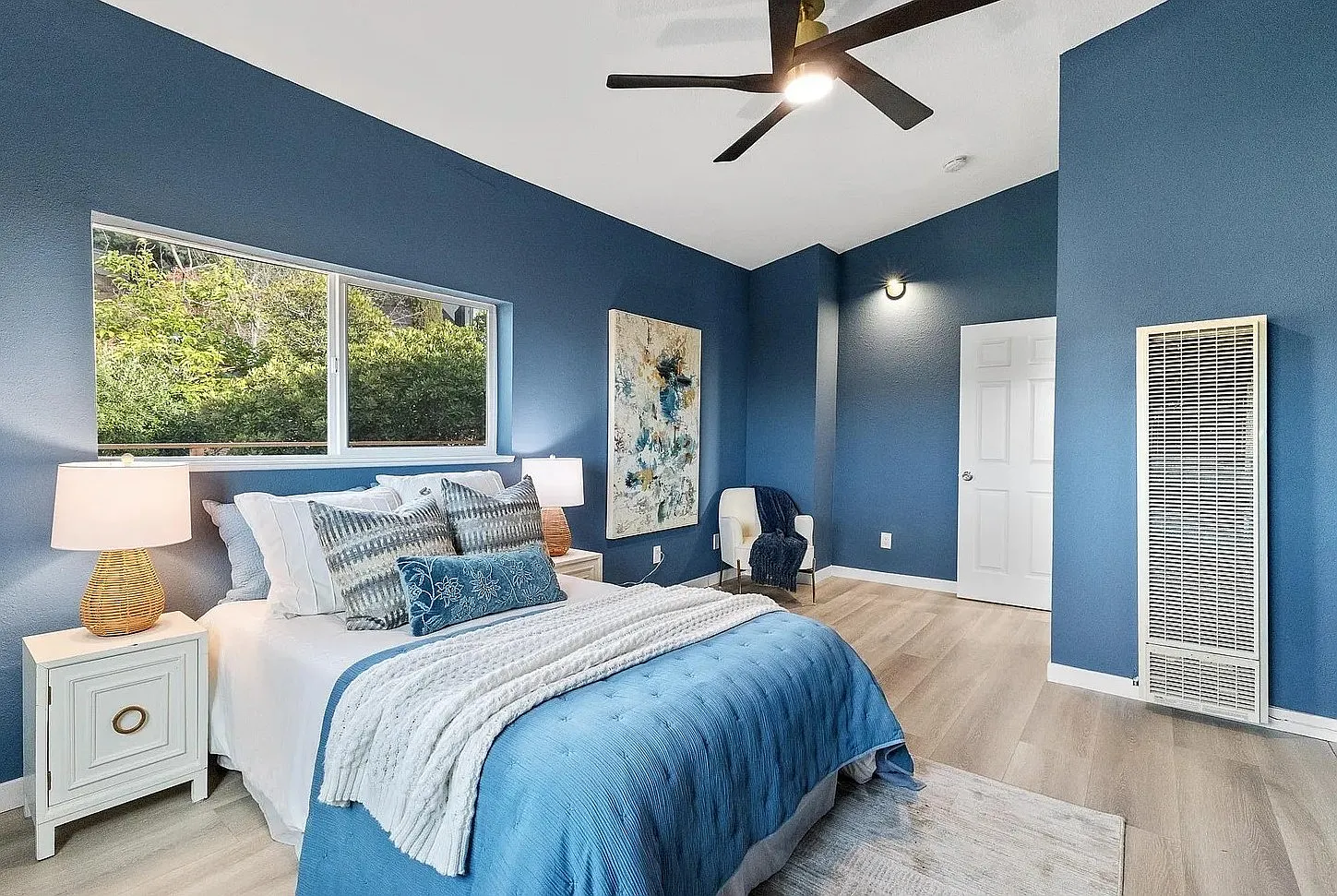2 bed, 710 sqft, $3,100 — Photo 2