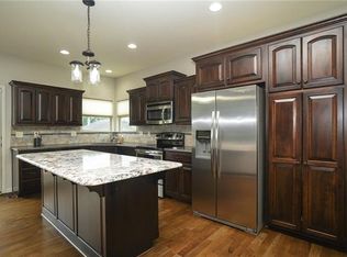 606 19th Ave N, Greenwood, MO 64034