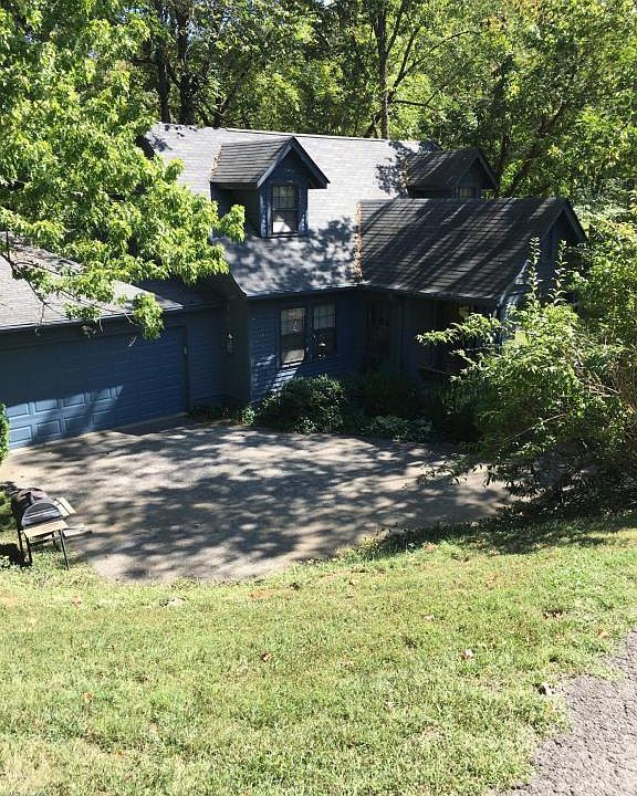 2nd image of 3603 Woodside Pl