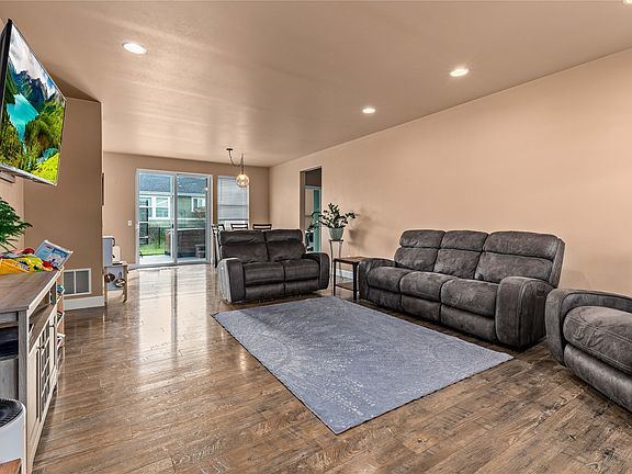 5th image of 550 Veranda Way