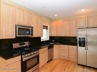 514 N Claremont Ave #2, Chicago, IL 60612
