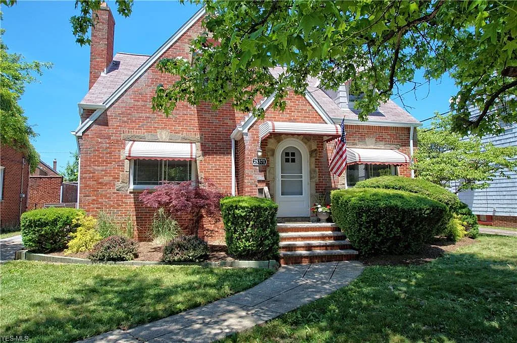25371 Glenbrook Blvd photo 1