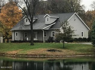 141 Country Club Rd, Carbondale, IL 62903