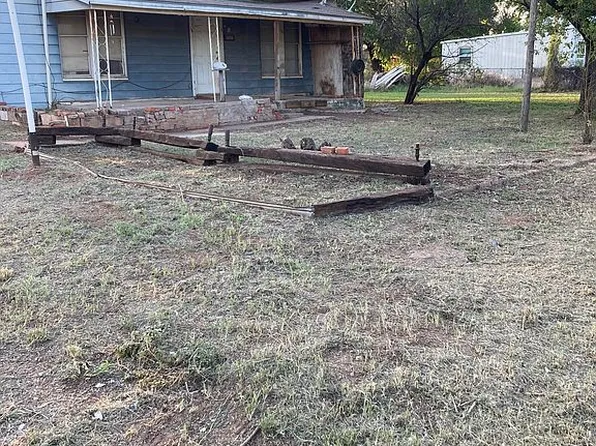 2226 W Lake Rd, Abilene, TX 79601