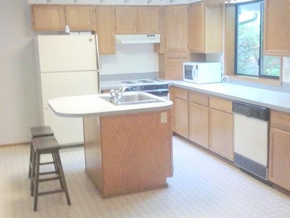 kitrchen & breakfest bar