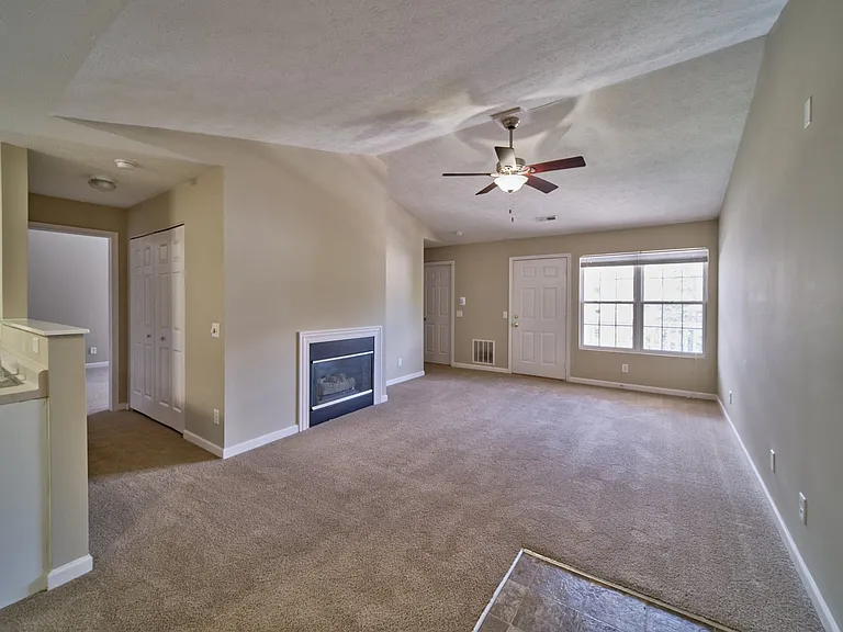 Fairway Park Apartments — Photo 15