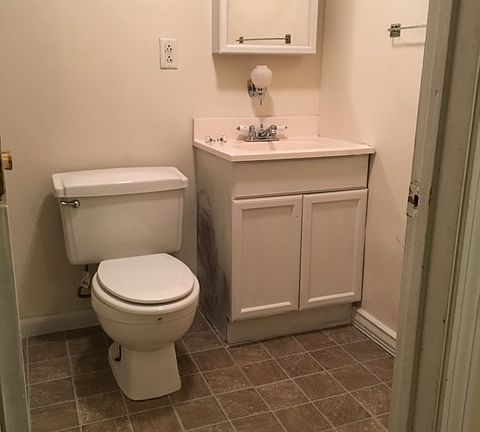 5th image of 388 Manchester St APT 1