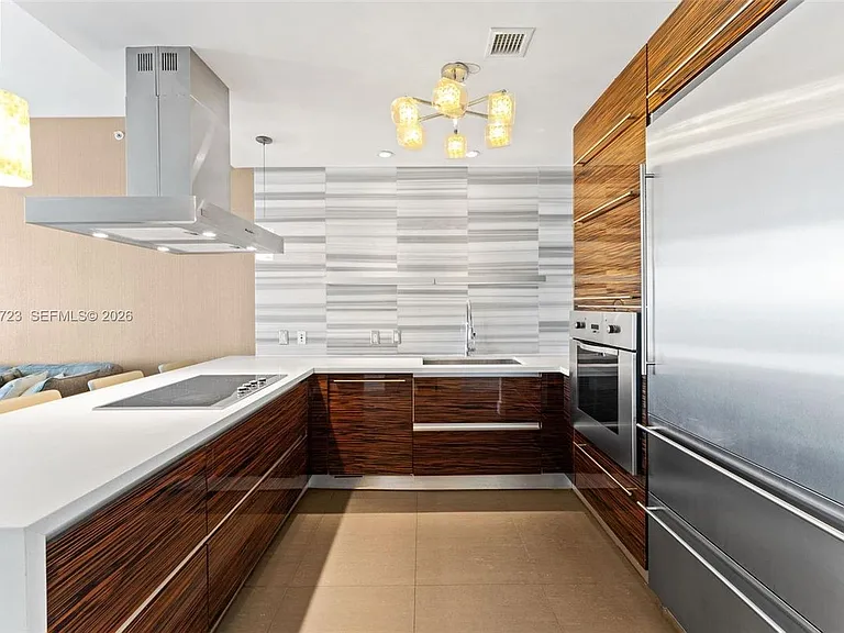 1100 Biscayne Blvd #4502 — Photo 15