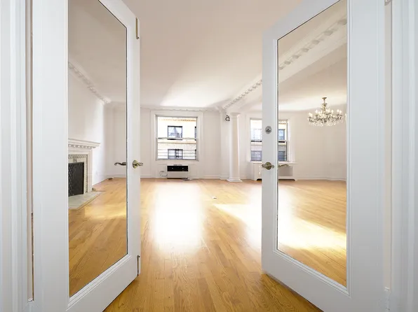 780 West End Avenue image 16 of 21