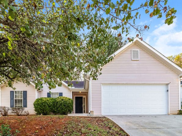 702 Shoal Cir SE