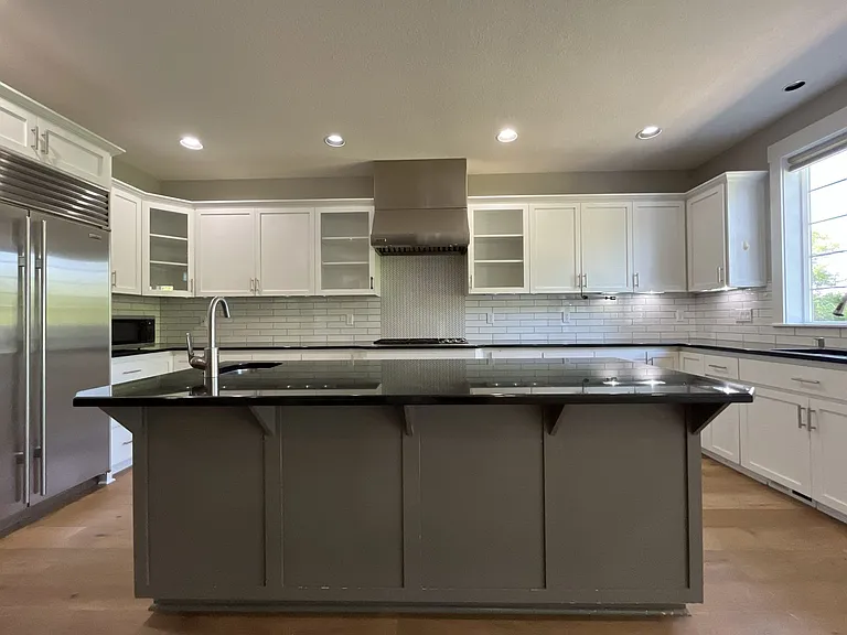 224 NW Sundown Way — Photo 8