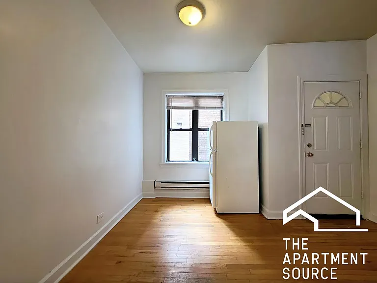 3722 N Pine Grove Ave #2 — Photo 3